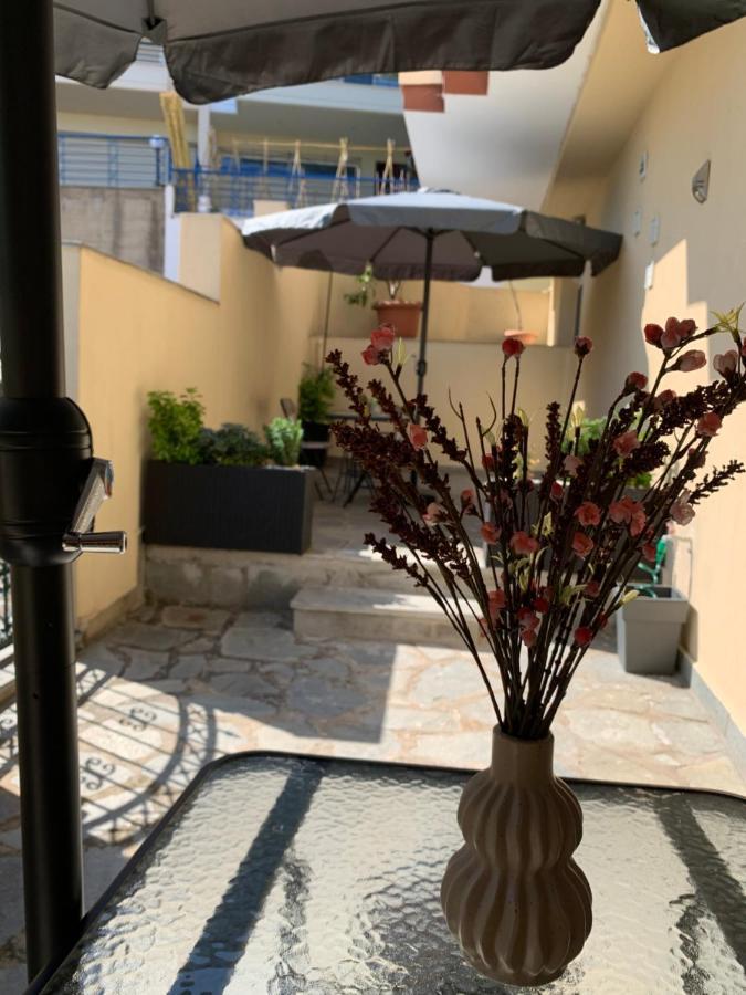 Toulipa Seaside Apartments カヴァラ エクステリア 写真